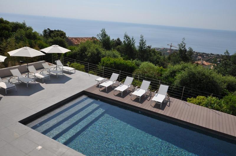 Vue Panoramique Sur La Baie De St Tropez Villa Les Issambres Eksteriør bilde